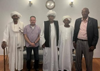 القنصل العام المصرى فى الخرطوم يستقبل المك/ عجيب الهادى