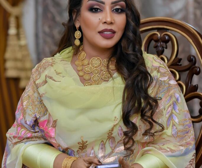 شركة عالمية تبعث بمندوب خاص لتسليم طقم الذهب للفنانة هدي عربي