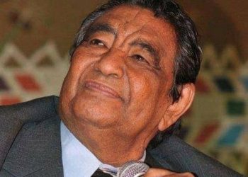 علي تبيدي يكتب .. في ذكري فنان أفريقيا الأول أغنيات تضئ عتمة المكان