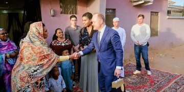 السفير الأمريكي يبتدر زيارته الرمضانية للعباسية