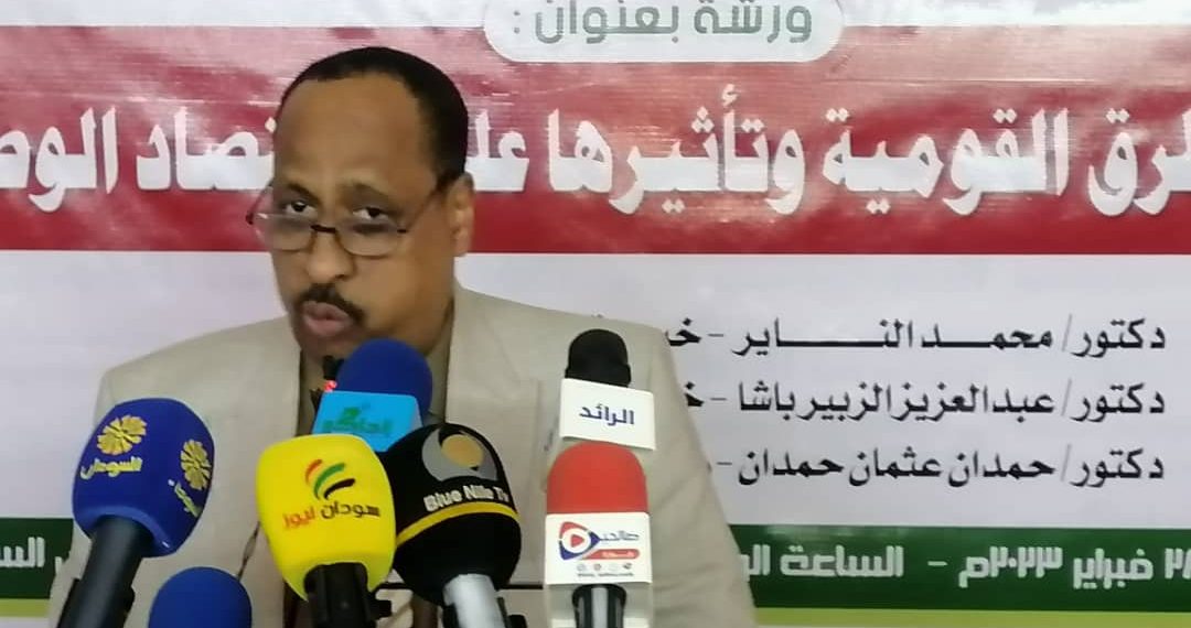 خبراء اقتصاديون : إغلاق الطرق القومية والموانئ يؤدي الي نتائج كارثية