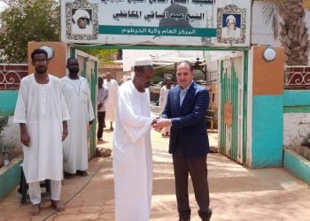 القنصل العام المصرى  بالخرطوم يؤدى واجب العزاء فى وفاة شيخ الطريقة القادرية المكاشفية