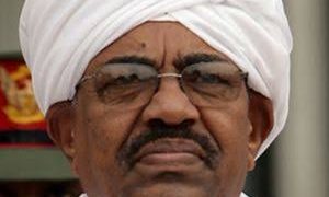 البشير يتلقي خبر وفاة شقيقه بعد ساعات ويفشل في حضور مراسم تشييعه