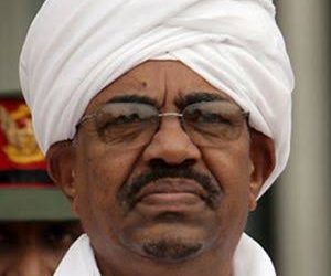 البشير يتلقي خبر وفاة شقيقه بعد ساعات ويفشل في حضور مراسم تشييعه