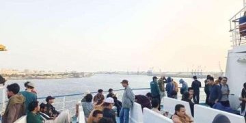 اجلاء الدفعة الثانية من الجالية اليمنيه