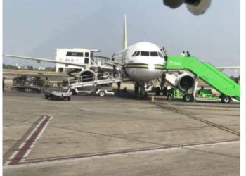 على متنها 144 مسافر..سودانير تهبط بمطار جدة بعد غياب أكثر من 4 اعوام