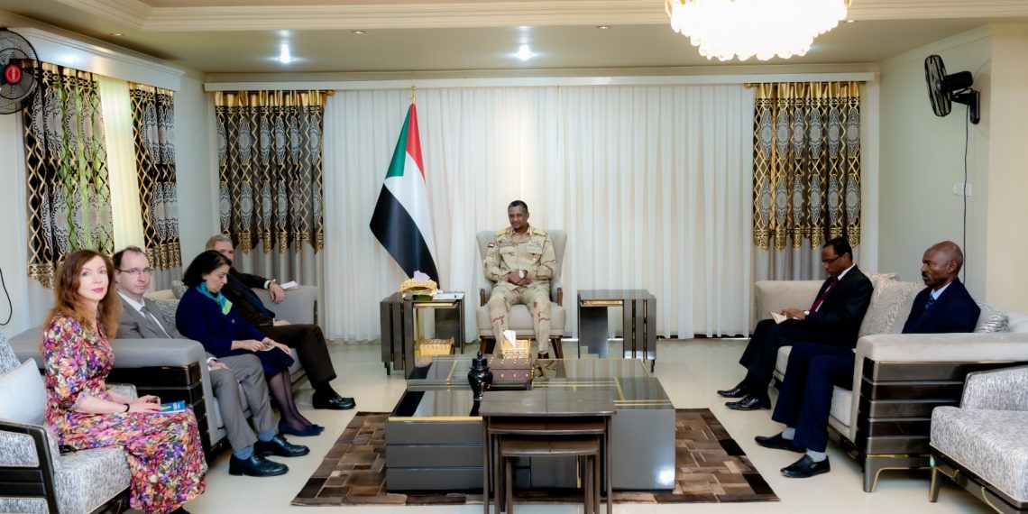 نائب رئيس مجلس السيادة يستقبل المبعوث الفرنسي للقرن الأفريقي