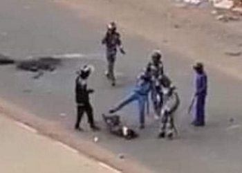 رفع الحصانة عن عناصر من الشرطه تمهيدا لبدء محاكمتهم بتهمة قتل المتظاهرين