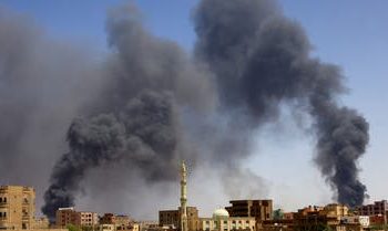 تجدد الاشتباكات في محيط القصر الجمهوري