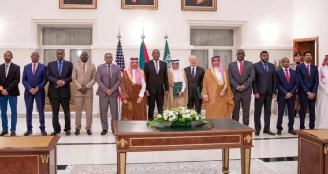 المبعوث الأمريكي.. لا تفاوض بين الجيش والدعم السريع في ابريل