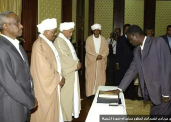 خلافات بين الإسلاميين والمرتزقة وتحذيرات من خطورة مناوي وجبريل على الجيش المختطف