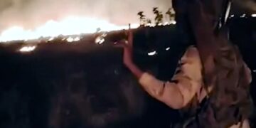 لحظة احتراق الطائرة
