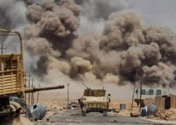 الفاشر : عناصر من الجيش يقدمون على نهب المحال التجارية في السوق الكبير وحمل المسروقات على عربات عسكرية