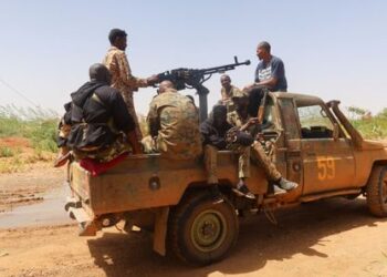 خلو معسكرات الجيش من الضباط والجنود