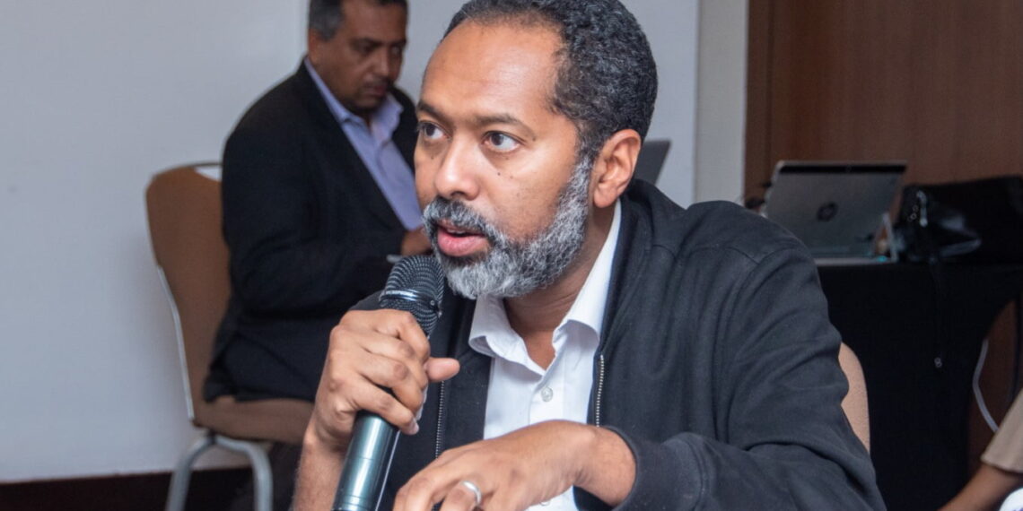 م. خالد سلك يرد على حديث مناوي بقناة الجزيرة