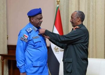 من إنجازاته إدخال إبنه “الراسب” كلية الشرطة.. وصول الهارب “عنان” إلى بورتسودان وسط ترحيب “البرهان”