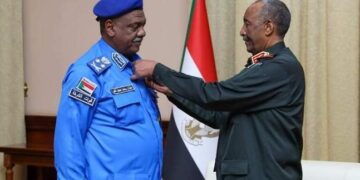 من إنجازاته إدخال إبنه “الراسب” كلية الشرطة.. وصول الهارب “عنان” إلى بورتسودان وسط ترحيب “البرهان”