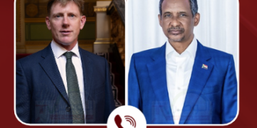 رئيس المجلس الرئاسي يجري اتصالاً هاتفياً مع المبعوث البريطاني الخاص للسودان