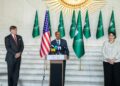 رئيس مفوضية الاتحاد الأفريقي، محمود علي يوسف، ونائب وزير الخارجية الأمريكي كريستوفر لانداو